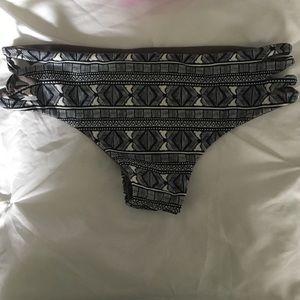 Issa De Mar Sorreno Bottoms, black & white pattern